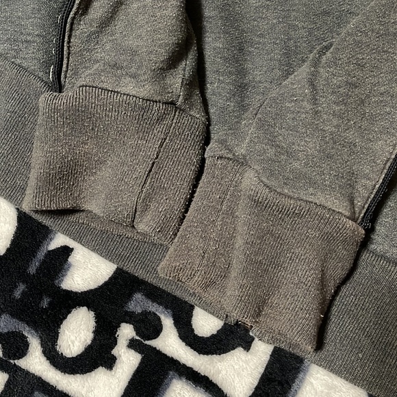 Under Armour Hoodie - Picture 8 of 11